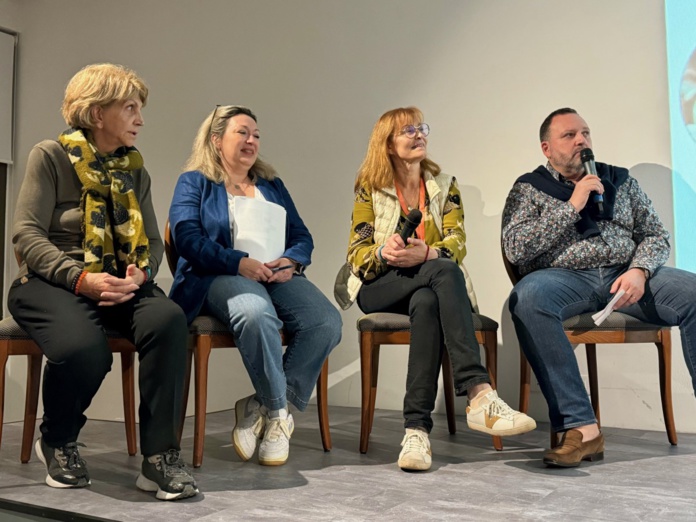 De gauche à droite, Adriana Minchella (Cediv), Sophie Le Guyon (Club Med), Sophie Bigot (Esprit Voyages) et Guy Zekri (Beachcomber Tours). @Jean DA Luz De gauche à droite, Adriana Minchella (Cediv), Sophie Le Guyon (Club Med), Sophie Bigot (Esprit Voyages) et Guy Zekri (Beachcomber Tours). @Jean DA Luz